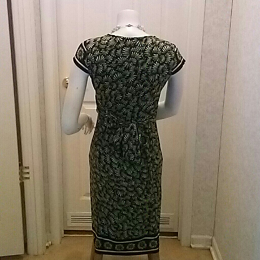 City Triangles Floral Dress - Picture 4 of 4
